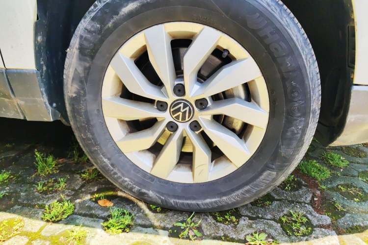 Used Volkswagen Tharu 2022 280TSI Two-Wheel Drive Trend Edition Right Front Wheel Hub