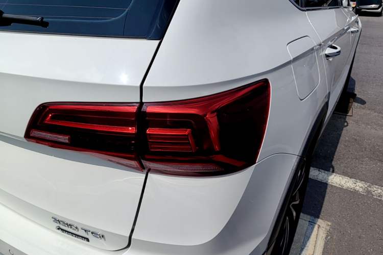 Used Volkswagen Tharu 2022 330TSI Four-Wheel Drive Luxury Edition Right Rear Taillight