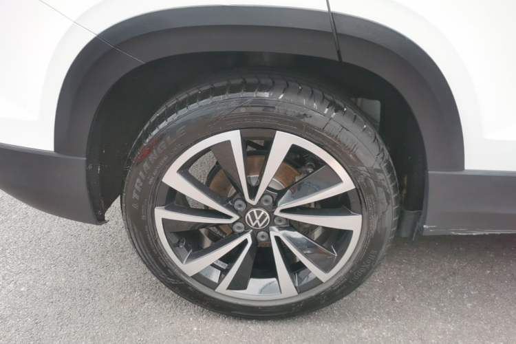 Used Volkswagen Tharu 2022 280TSI Two-Wheel-Drive Luxury Edition Right Rear Wheel Hub