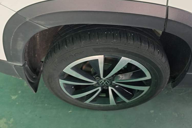 Used Volkswagen Tharu 2022 280TSI Two-Wheel-Drive Luxury Edition Right Rear Wheel Hub
