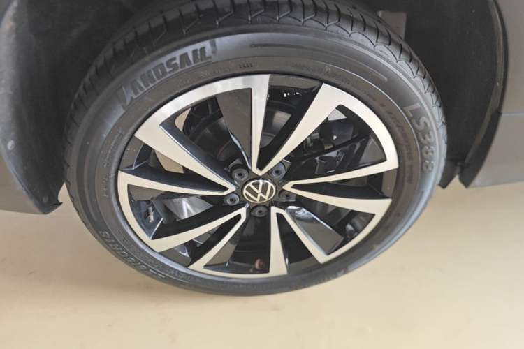 Used Volkswagen Tharu 2022 280TSI Two-Wheel-Drive Luxury Edition Right Rear Wheel Hub