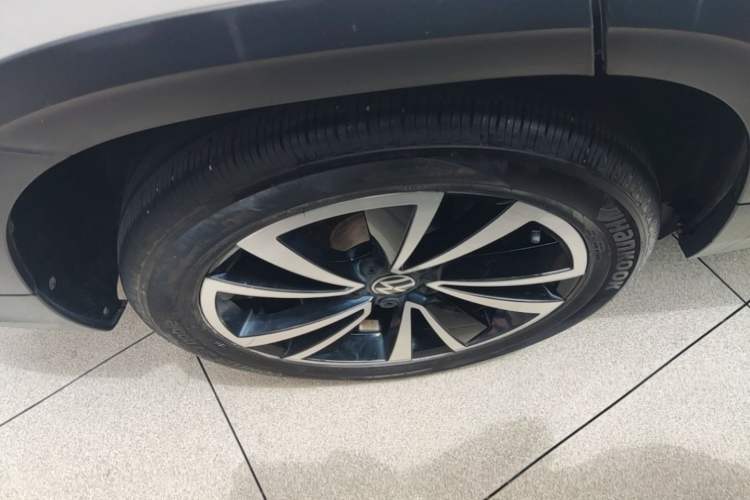 Used Volkswagen Tharu 2022 280TSI Two-Wheel-Drive Luxury Edition Right Rear Wheel Hub