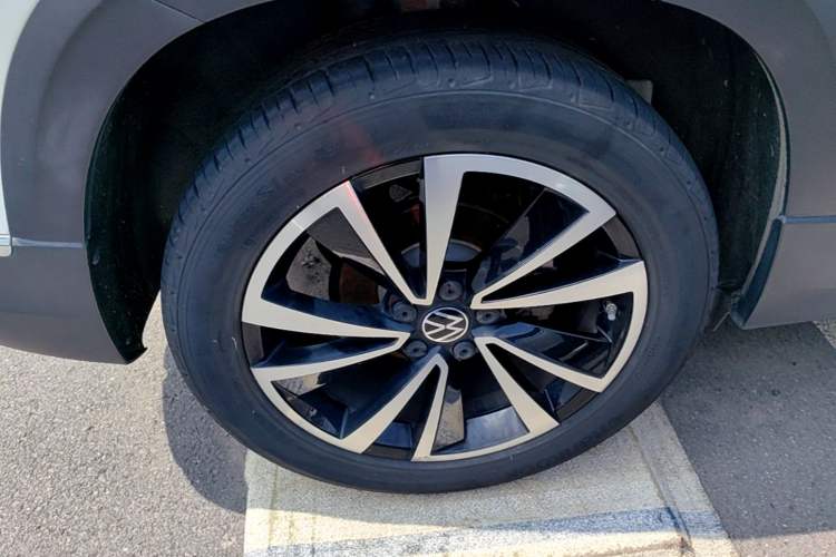 Used Volkswagen Tharu 2022 330TSI Four-Wheel Drive Luxury Edition Right Rear Wheel Hub