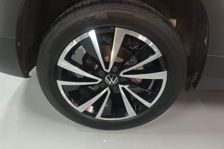 Used Volkswagen Tharu 2022 280TSI Two-Wheel-Drive Luxury Edition Right Rear Wheel Hub