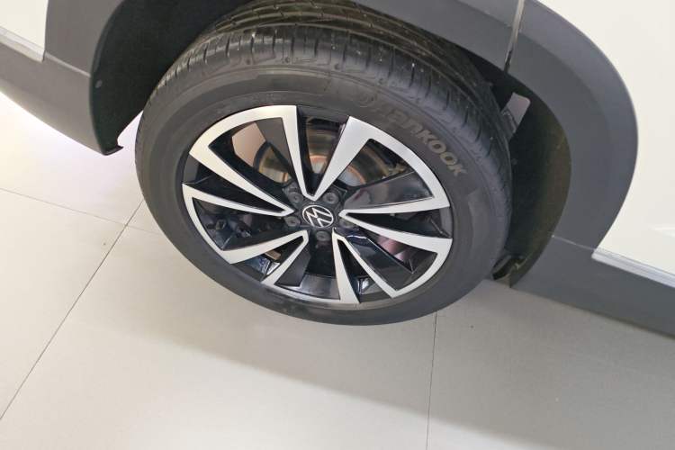 Used Volkswagen Tharu 2022 330TSI Four-Wheel Drive Luxury Edition Right Rear Wheel Hub