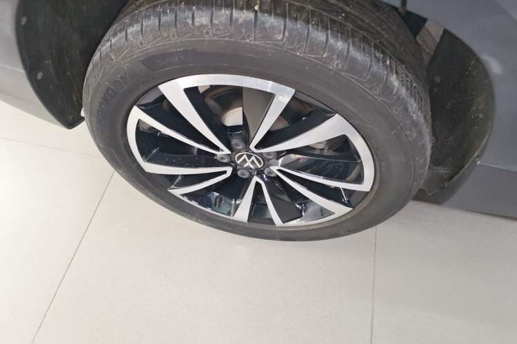 Used Volkswagen Tharu 2022 330TSI Four-Wheel Drive Luxury Edition Right Rear Wheel Hub