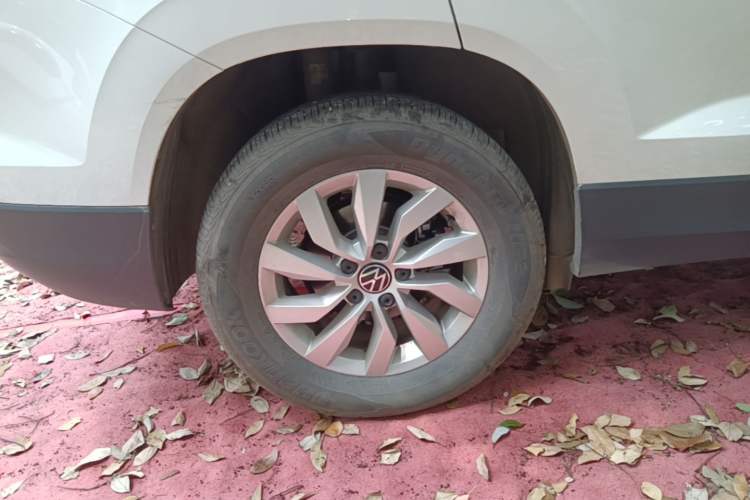 Used Volkswagen Tharu 2022 280TSI Two-Wheel Drive Trend Edition Right Rear Wheel Hub
