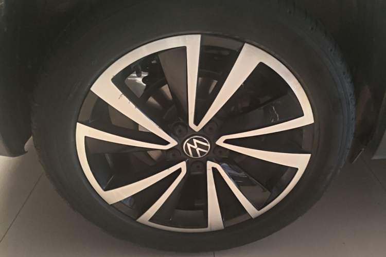 Used Volkswagen Tharu 2022 280TSI Two-Wheel-Drive Luxury Edition Right Rear Wheel Hub