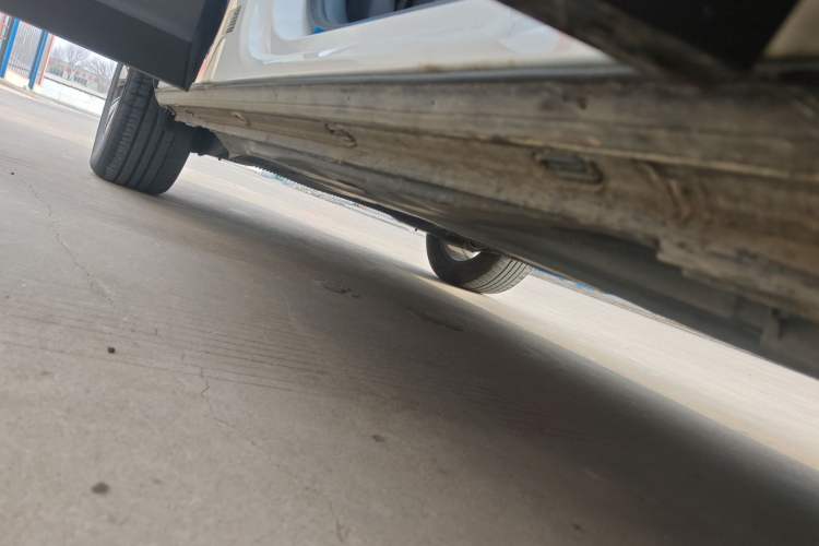 Used Volkswagen Tharu 2022 280TSI Two-Wheel Drive Comfort Edition Right Side Sill
