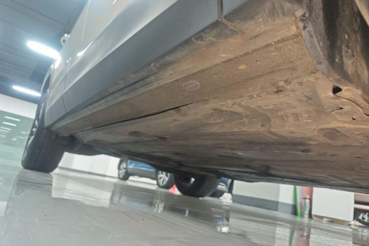 Used Volkswagen Tharu 2022 280TSI Two-Wheel-Drive Luxury Edition Right Side Sill