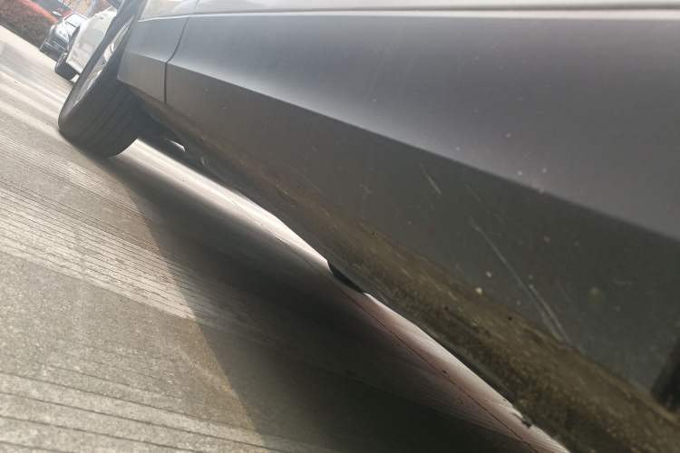 Used Volkswagen Tharu 2022 280TSI Two-Wheel Drive Trend Edition Right Side Sill