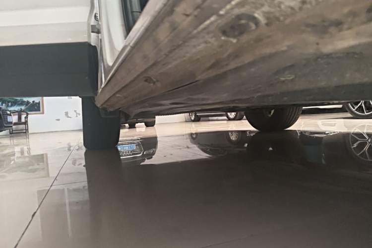 Used Volkswagen Tharu 2022 280TSI Two-Wheel-Drive Luxury Edition Right Side Sill