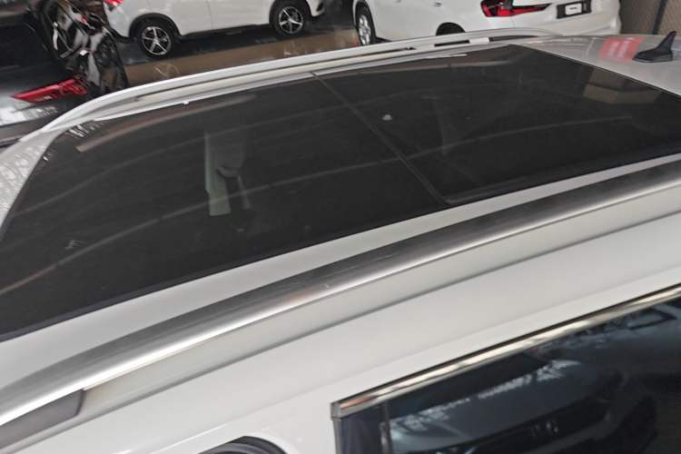 Used Volkswagen Tharu 2022 280TSI Two-Wheel-Drive Luxury Edition Roof