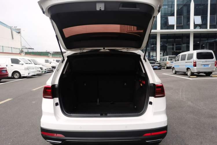 Used Volkswagen Tharu 2022 280TSI Two-Wheel-Drive Luxury Edition Trunk