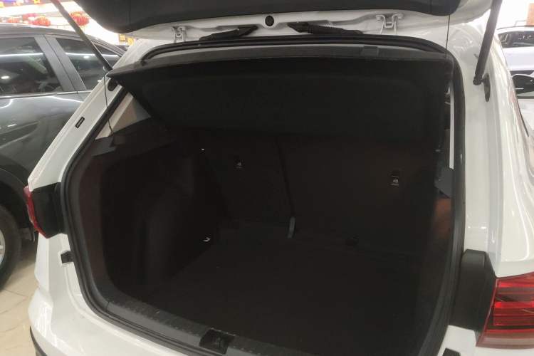 Used Volkswagen Tharu 2022 280TSI Two-Wheel Drive Comfort Edition Trunk