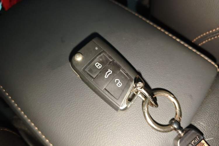 Used Volkswagen Tharu 2022 280TSI Two-Wheel-Drive Luxury Edition Vehicle Key