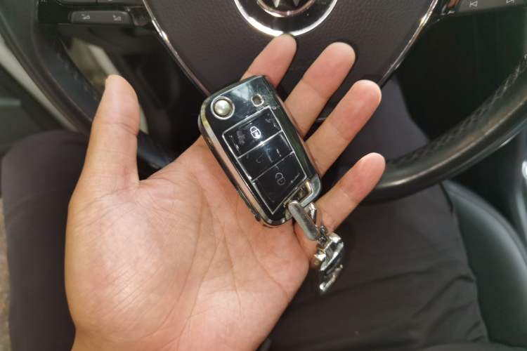Used Volkswagen Tharu 2022 280TSI Two-Wheel Drive Comfort Edition Vehicle Key