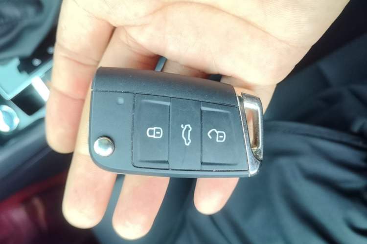 Used Volkswagen Tharu 2022 280TSI Two-Wheel-Drive Luxury Edition Vehicle Key