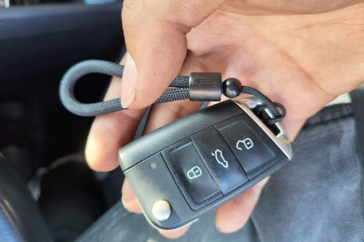 Used Volkswagen Tharu 2022 280TSI Two-Wheel-Drive Luxury Edition Vehicle Key