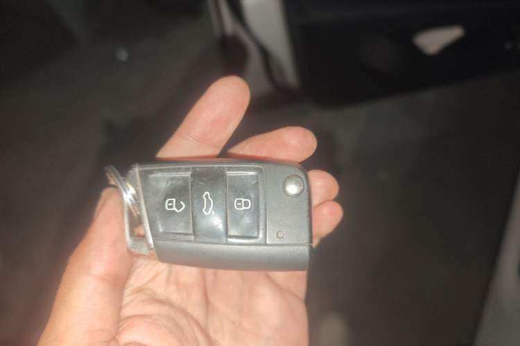 Used Volkswagen Tharu 2022 280TSI Two-Wheel-Drive Luxury Edition Vehicle Key
