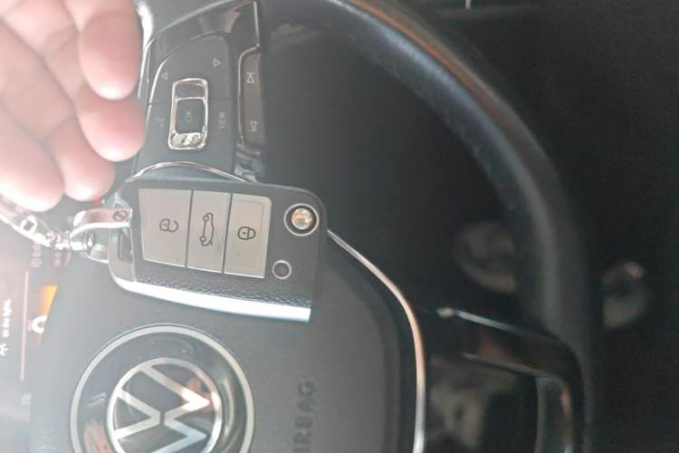 Used Volkswagen Tharu 2022 280TSI Two-Wheel-Drive Luxury Edition Vehicle Key