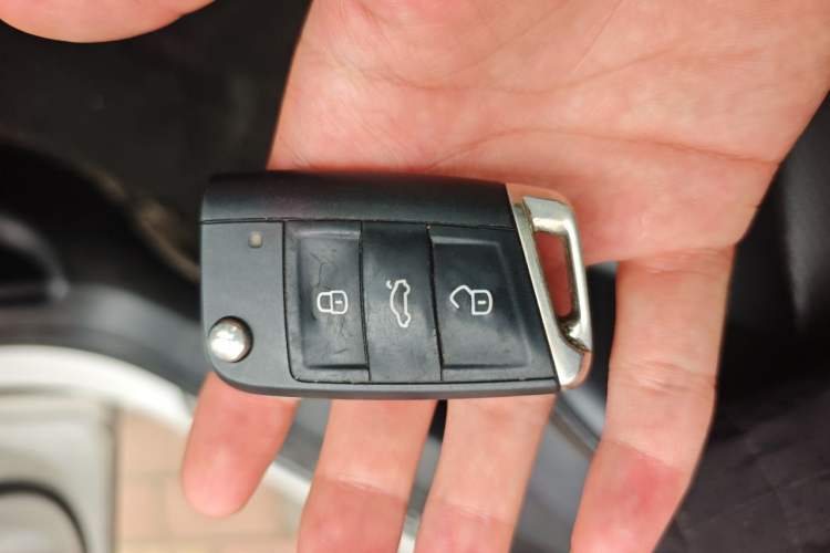 Used Volkswagen Tharu 2022 280TSI Two-Wheel-Drive Luxury Edition Vehicle Key