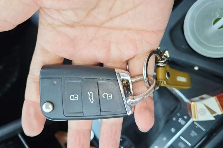 Used Volkswagen Tharu 2022 280TSI Two-Wheel-Drive Luxury Edition Vehicle Key