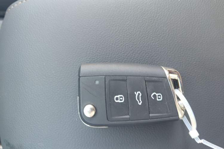 Used Volkswagen Tharu 2022 330TSI Four-Wheel Drive Luxury Edition Vehicle Key