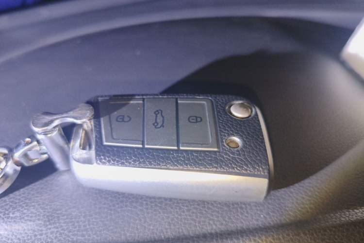 Used Volkswagen Tharu 2022 280TSI Two-Wheel-Drive Luxury Edition Vehicle Key