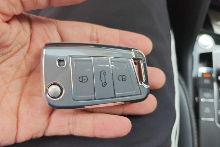 Used Volkswagen Tharu 2022 280TSI Two-Wheel-Drive Luxury Edition Vehicle Key