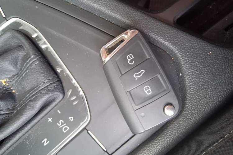 Used Volkswagen Tharu 2022 280TSI Two-Wheel Drive Trend Edition Vehicle Key