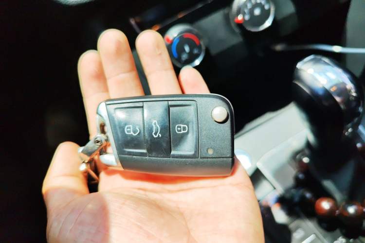 Used Volkswagen Tharu 2022 280TSI Two-Wheel Drive Trend Edition Vehicle Key