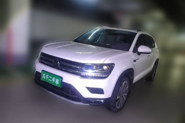 Volkswagen Tharu 2022 330TSI Four-Wheel Drive Luxury Edition مستعملة