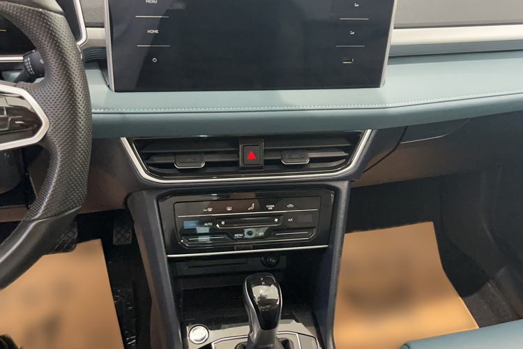 Used Volkswagen Tharu 2023 300TSI Two-Wheel-Drive Moonlight Edition Audio And AC Panel