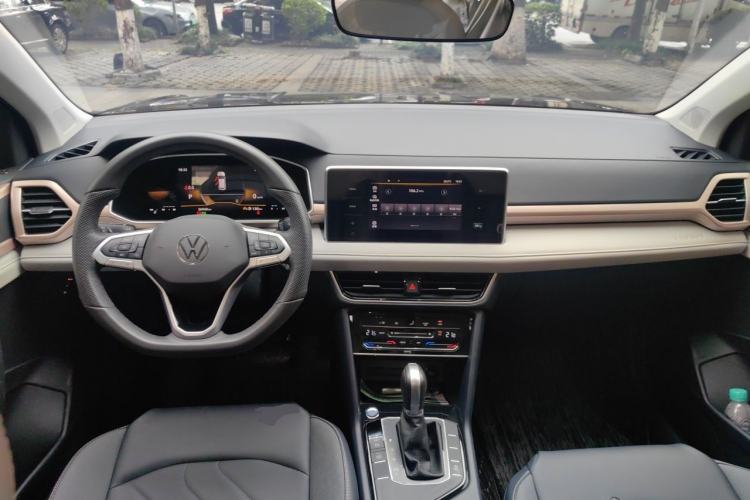 Used Volkswagen Tharu 2023 300TSI Two-Wheel-Drive Moonlight Edition Center Console