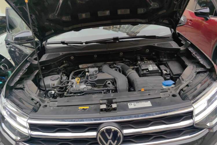 Used Volkswagen Tharu 2023 300TSI Two-Wheel-Drive Moonlight Edition Engine Bay