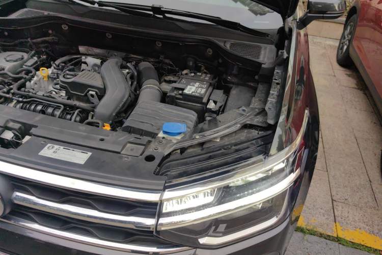 Used Volkswagen Tharu 2023 300TSI Two-Wheel-Drive Moonlight Edition Engine Bay Left