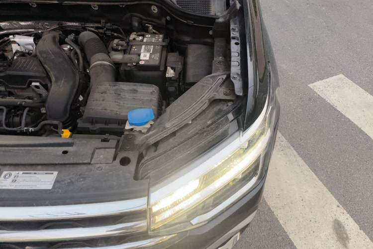 Used Volkswagen Tharu 2023 300TSI Two-Wheel-Drive Moonlight Edition Engine Bay Left