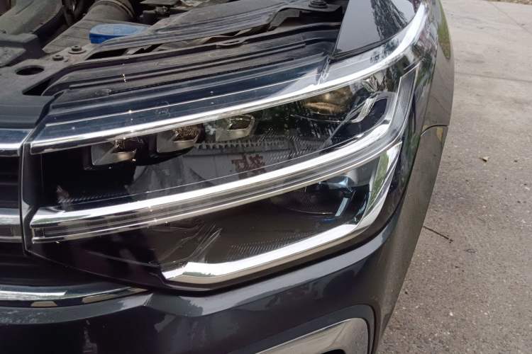 Used Volkswagen Tharu 2023 300TSI Two-Wheel-Drive Full Moon Edition Engine Bay Left