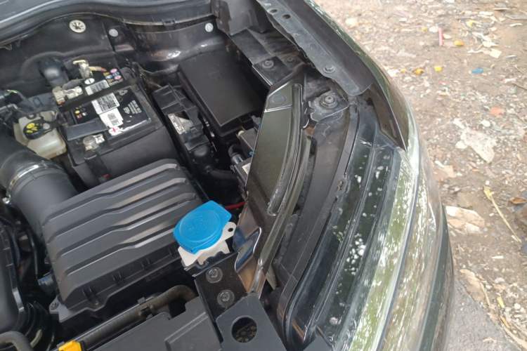 Used Volkswagen Tharu 2023 300TSI Two-Wheel-Drive Full Moon Edition Engine Bay Left