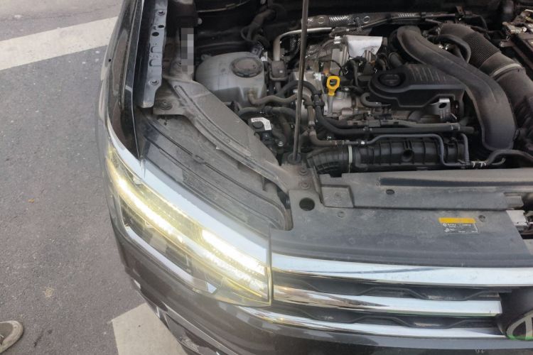 Used Volkswagen Tharu 2023 300TSI Two-Wheel-Drive Moonlight Edition Engine Bay Right