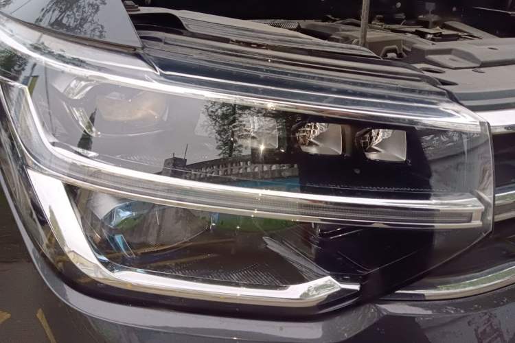 Used Volkswagen Tharu 2023 300TSI Two-Wheel-Drive Full Moon Edition Engine Bay Right