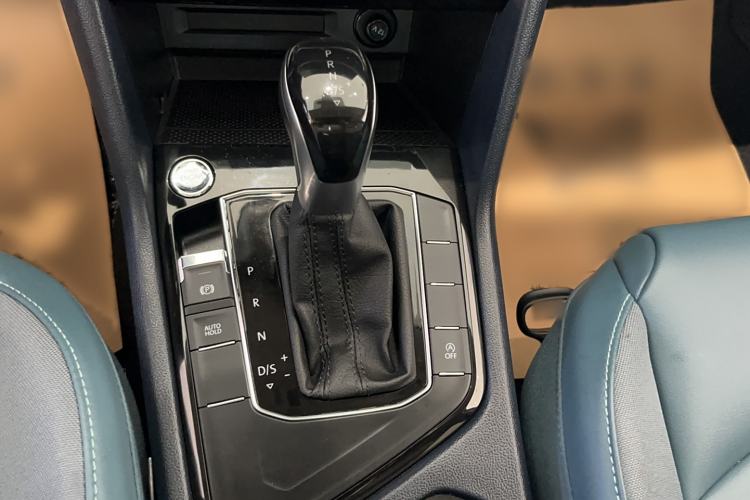 Used Volkswagen Tharu 2023 300TSI Two-Wheel-Drive Moonlight Edition Gear Lever