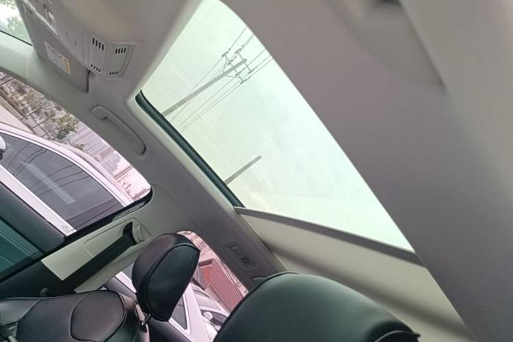 Used Volkswagen Tharu 2023 300TSI Two-Wheel-Drive Full Moon Edition Headliner