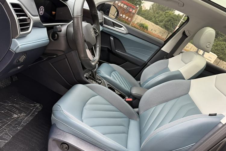 Used Volkswagen Tharu 2023 300TSI Two-Wheel-Drive Moonlight Edition Interior 2