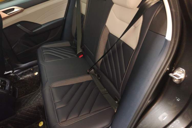 Used Volkswagen Tharu 2023 300TSI Two-Wheel-Drive Full Moon Edition Left Rear Seat