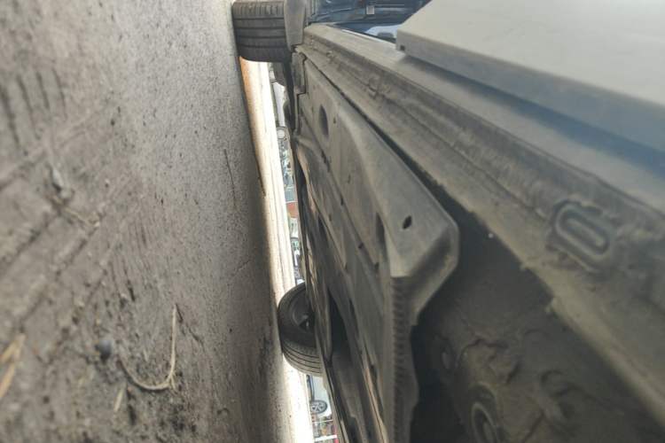 Used Volkswagen Tharu 2023 300TSI Two-Wheel-Drive Full Moon Edition Left Side Sill