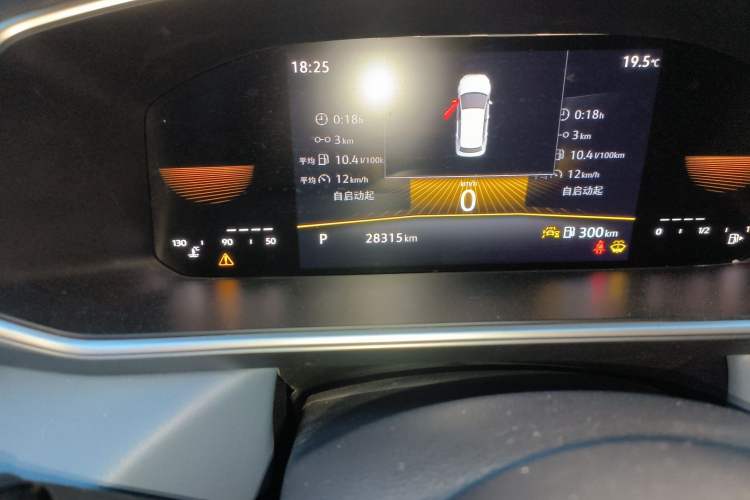 Used Volkswagen Tharu 2023 300TSI Two-Wheel-Drive Moonlight Edition Odometer Close Up
