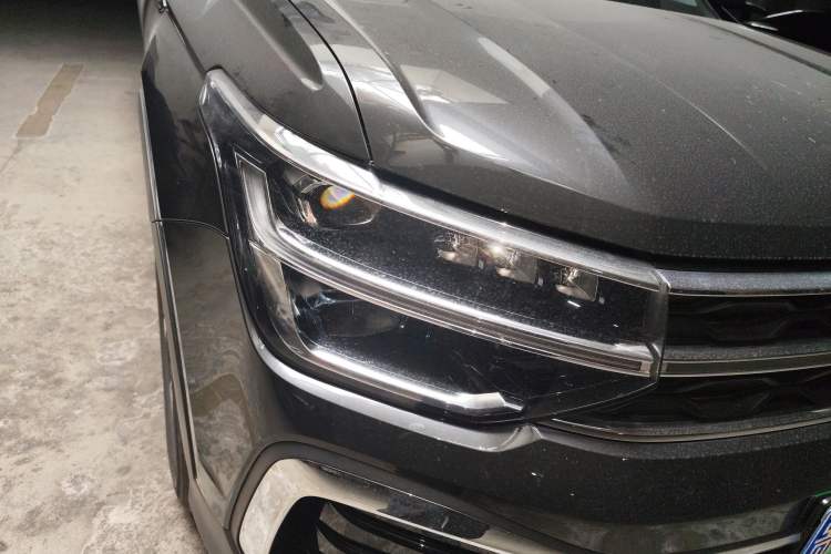Used Volkswagen Tharu 2023 300TSI Two-Wheel-Drive Full Moon Edition Right Front Headlight