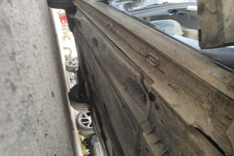 Used Volkswagen Tharu 2023 300TSI Two-Wheel-Drive Full Moon Edition Right Side Sill